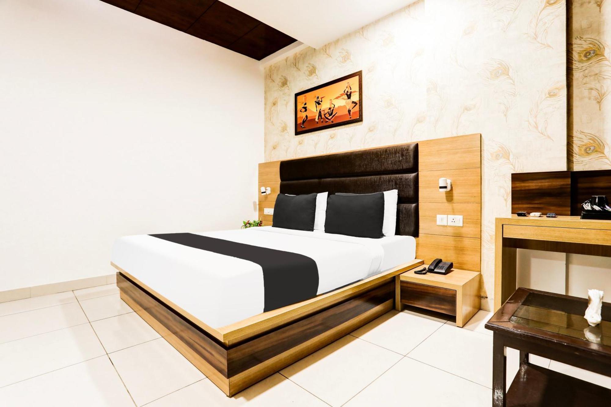 O Jmk Hotel 3*
