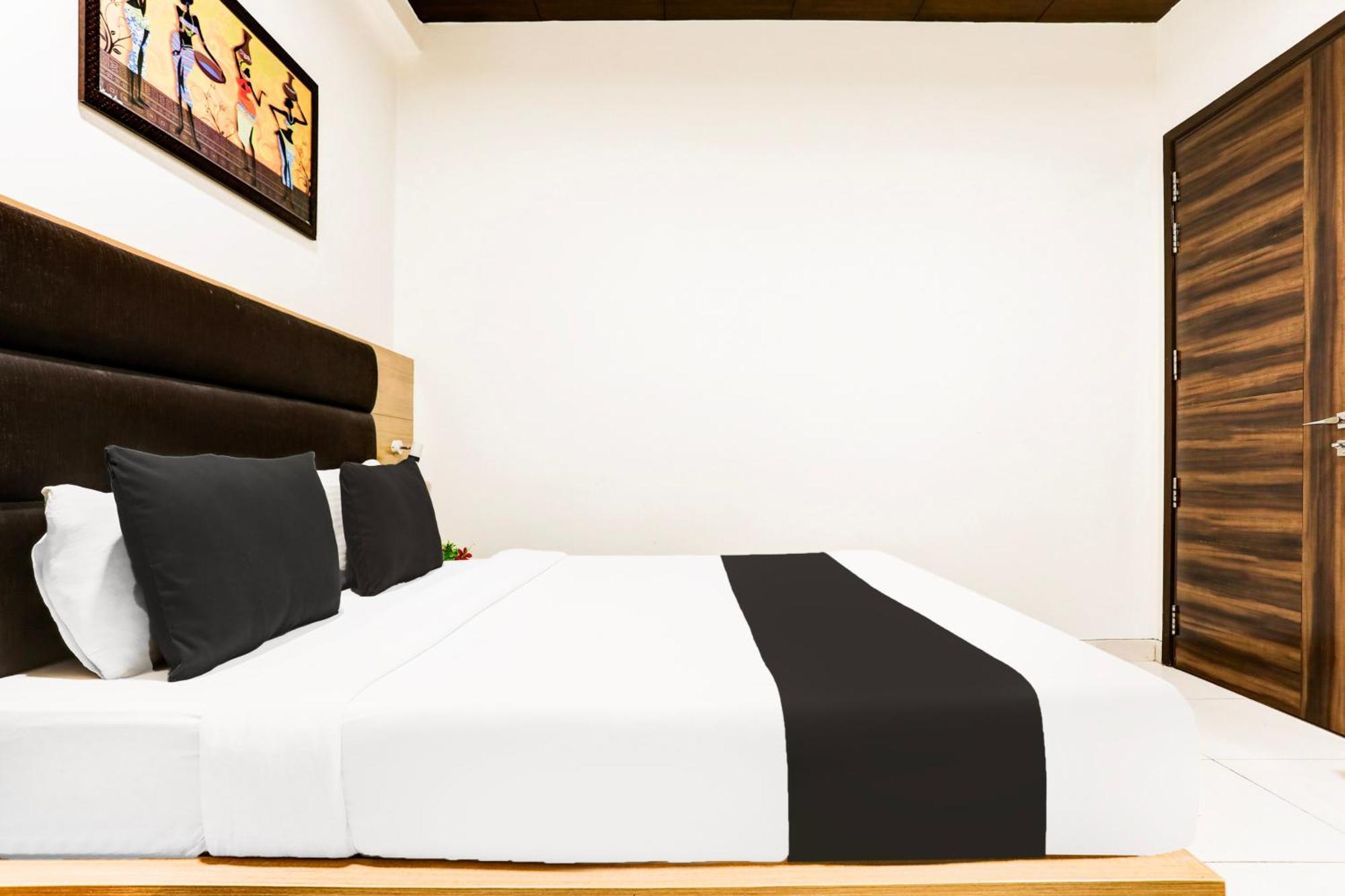 O Jmk Hotel 3*